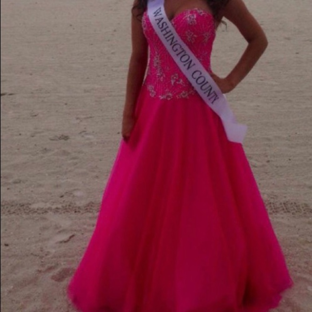 Tony Bowls Pink Prom / Formal Gown